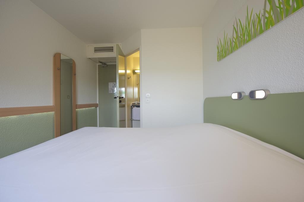 Ibis Budget Pau Lescar Habitación foto